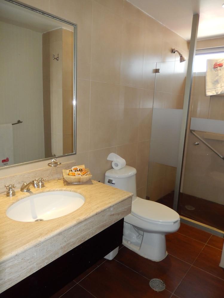 Hotel Roma In Downtown 4*